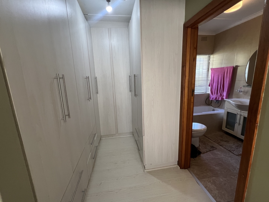4 Bedroom Property for Sale in Beacon Bay North Eastern Cape
